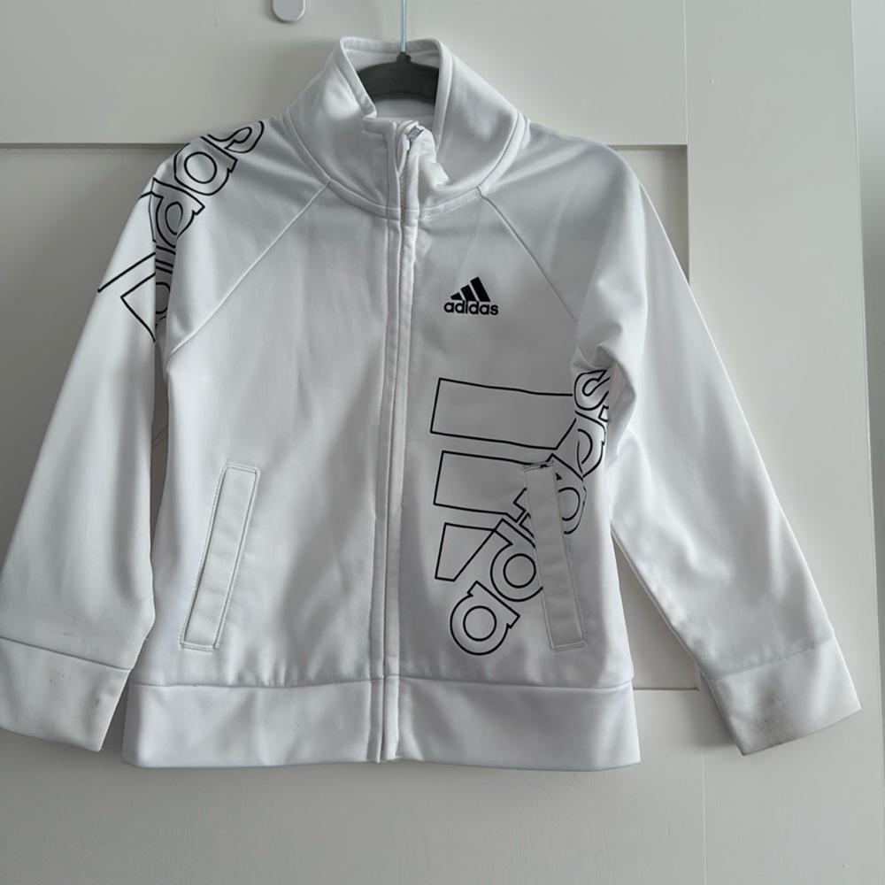 Kids Adidas longe sleeve zip up jacket size 2T